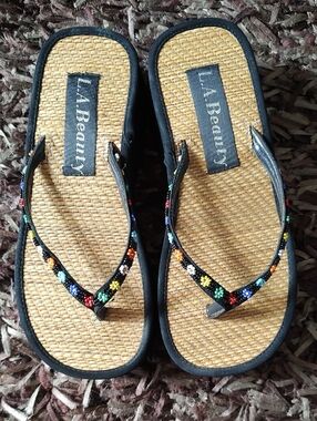 Black Beaded Floral-Accent Platform Flip Flops Size 8